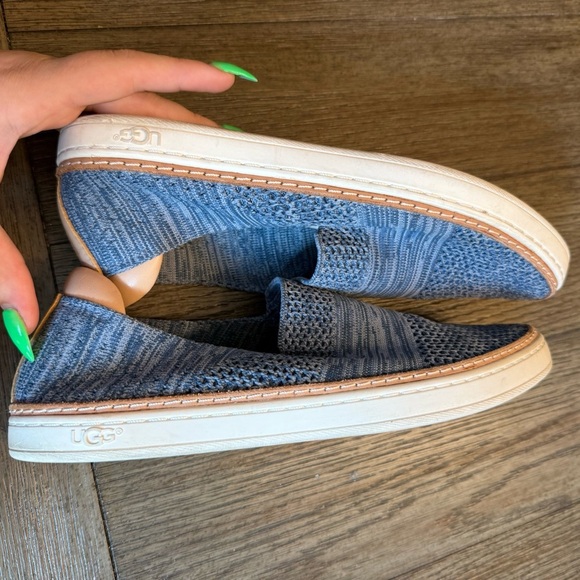 Blue knit ugg slip on shoes - Picture 7 of 8